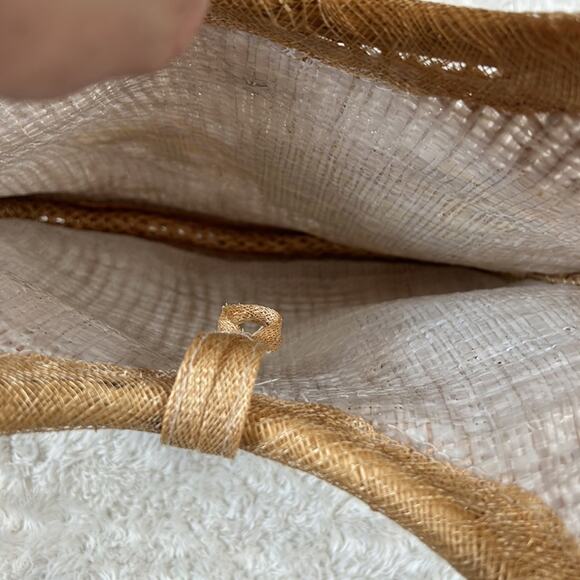 Unbranded Flower Ribbon and wood handle rattan handbag - Picture 5 of 7